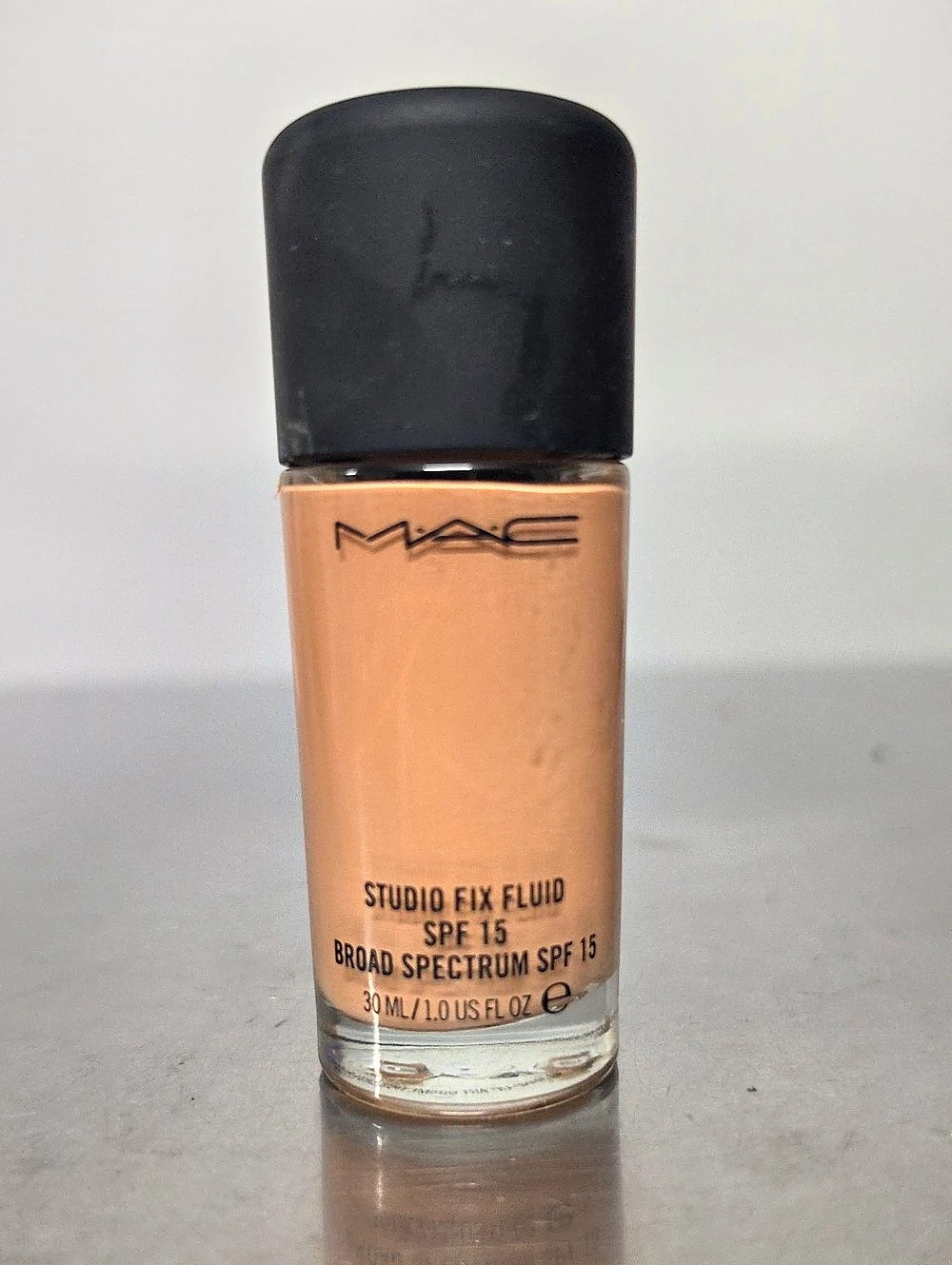 MAC Studio Fix Fluid SPF 15 Foundation NW35